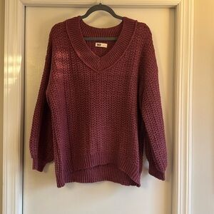 SO v-neck knit sweater